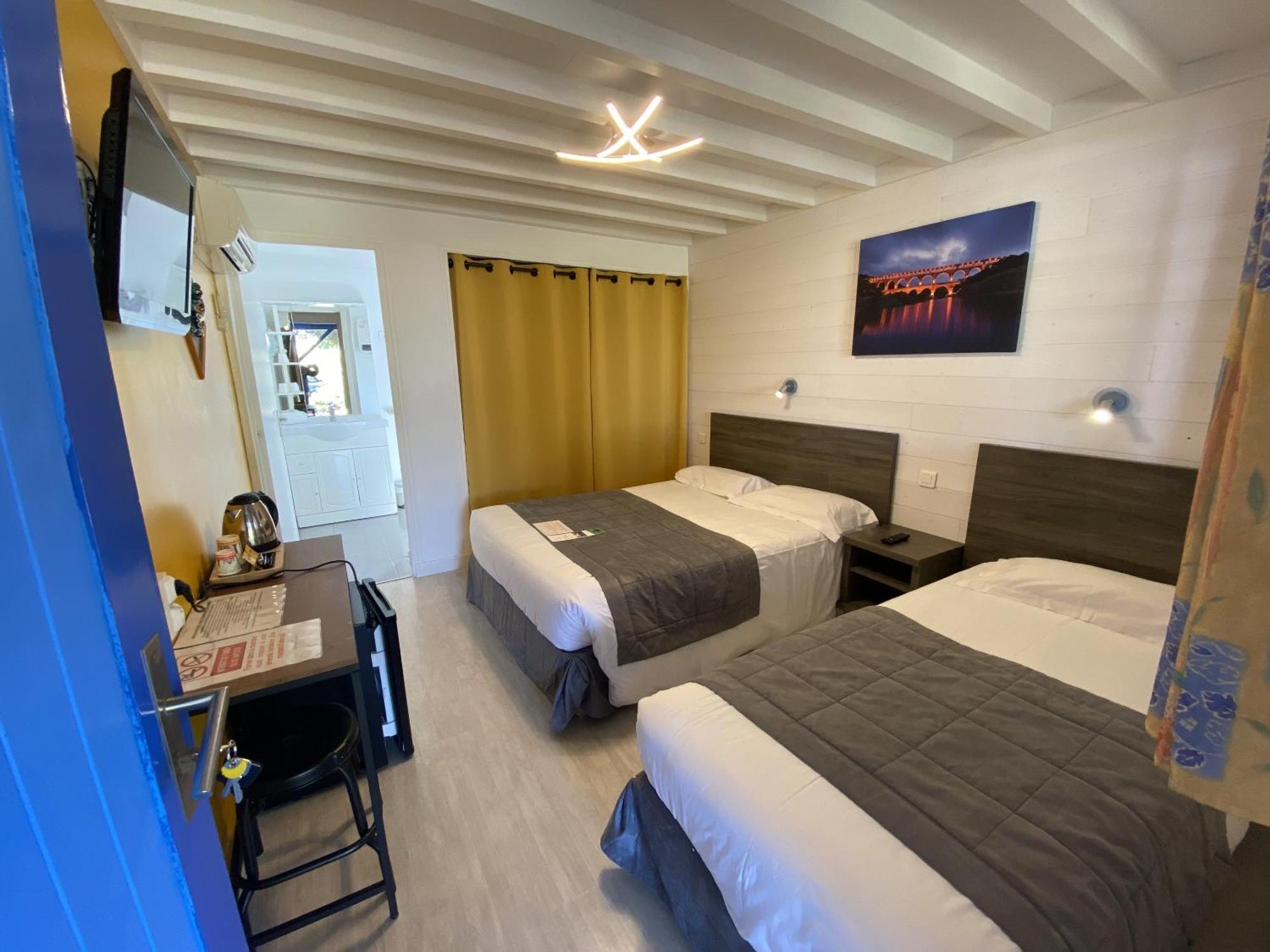 Hotel Des 4 Vents "Esprit Camargue" Aigues-Mortes Oda fotoğraf