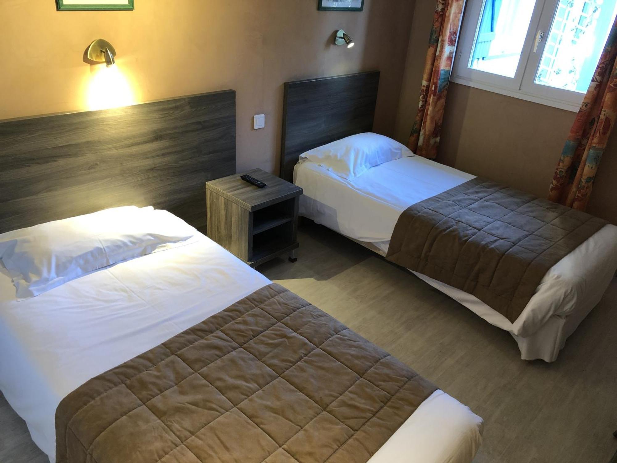 Hotel Des 4 Vents "Esprit Camargue" Aigues-Mortes Oda fotoğraf
