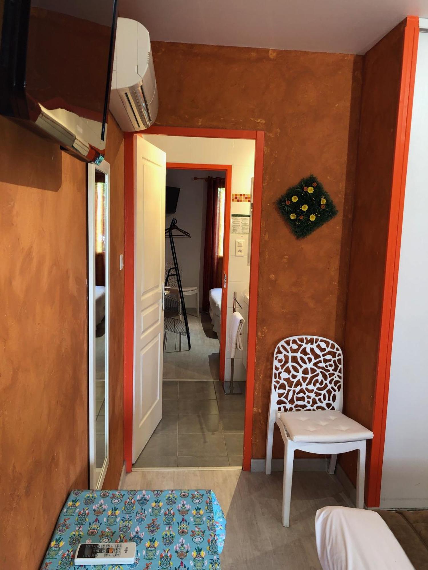 Hotel Des 4 Vents "Esprit Camargue" Aigues-Mortes Oda fotoğraf